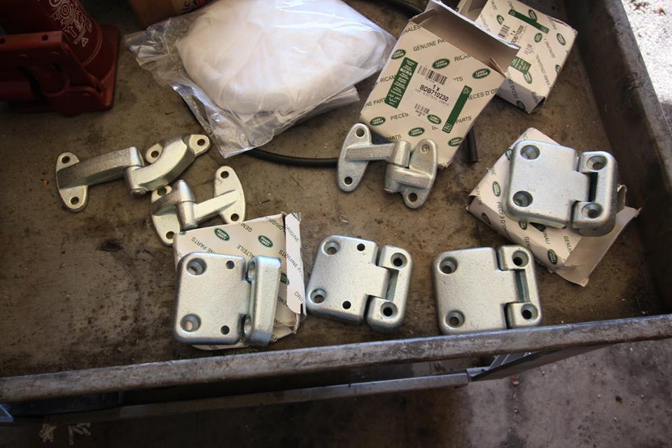 All the hinges are replaced with new style rust-resistant genuine Land Rover hinges. Unlike the originals, these do not bleed rust from the hinge pivet pins.