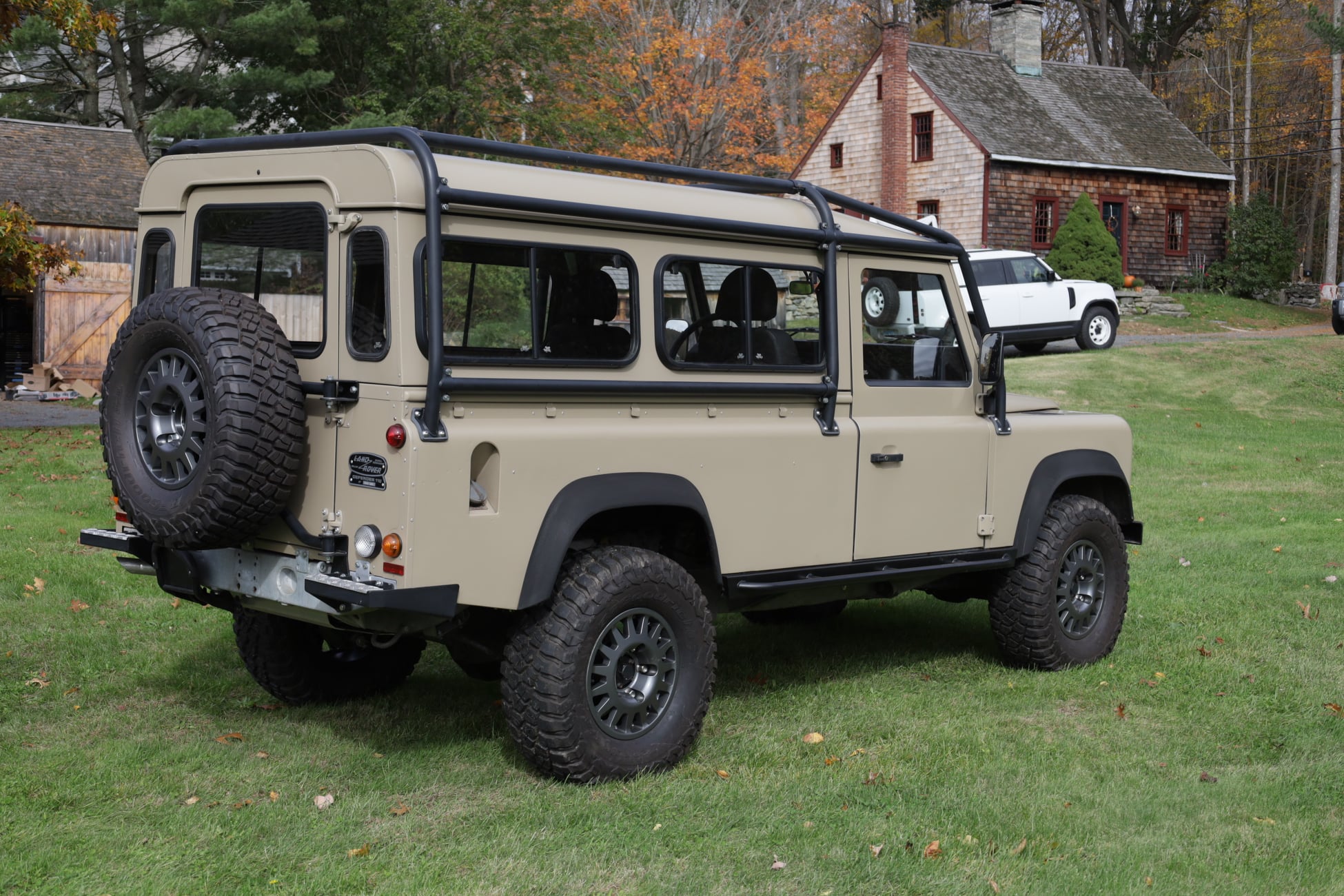 1986 Land Rover 110 NAO Matte Tan Photo 3