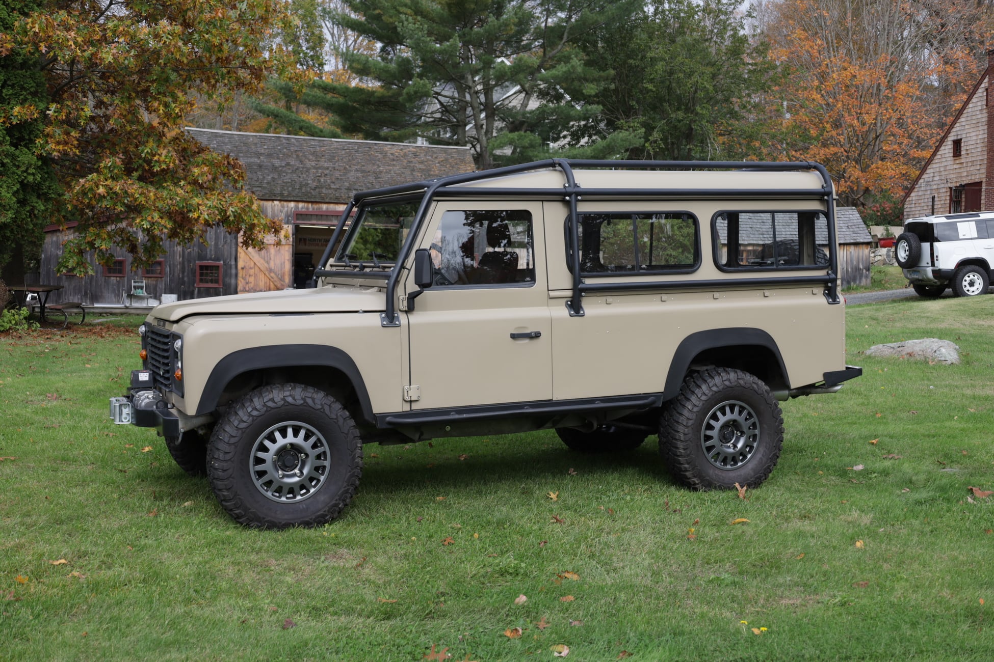 1986 Land Rover 110 NAO Matte Tan Photo 6